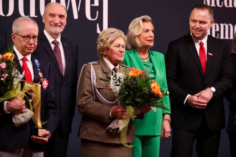 Uroczyste wręczenie nagród „Kustosz Pamięci Narodowej” – Kongres Pamięci Narodowej, PGE Narodowy, 15 kwietnia 2023. Fot. Mikołaj Bujak (IPN)