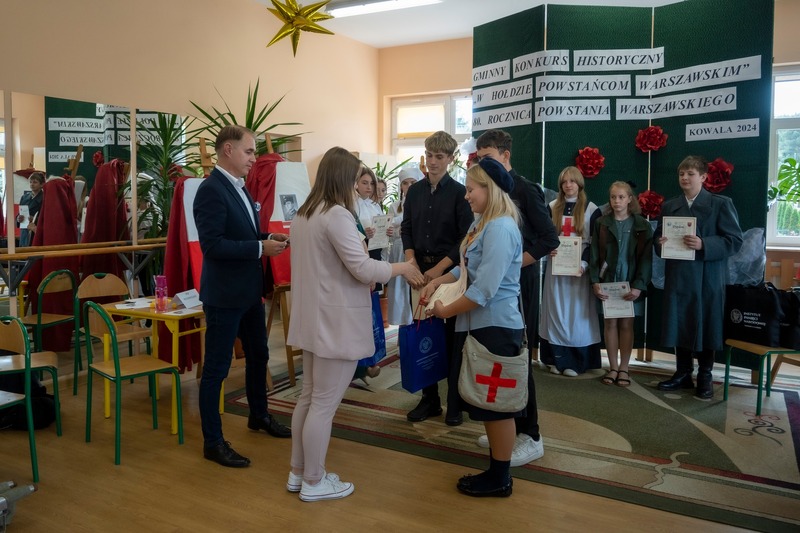 „W hołdzie Powstańcom Warszawskim” - konkurs historyczny w Kowali-Stępocinie - 2 października 2024. Fot. Natalia Wziątek (IPN)