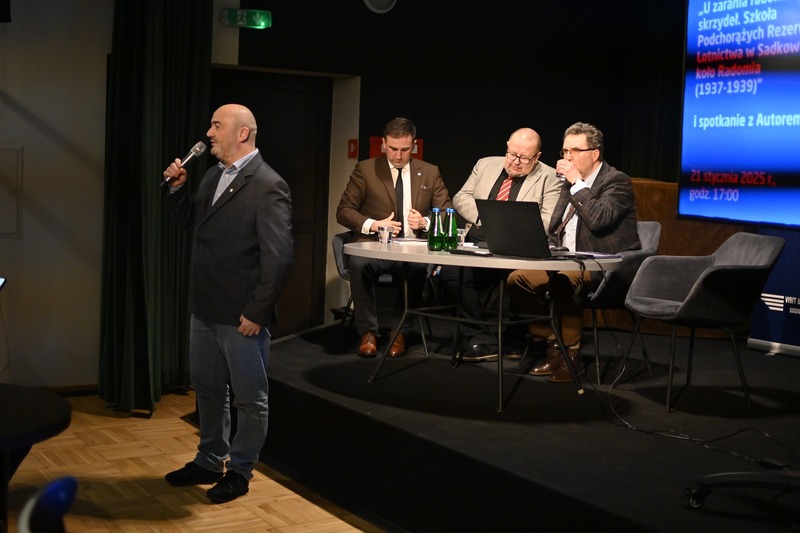 Spotkanie autorskie „U zarania radomskich skrzydeł. Szkoła Podchorążych Rezerwy Lotnictwa w Sadkowie koło Radomia”. Fot. Michał Adamczyk