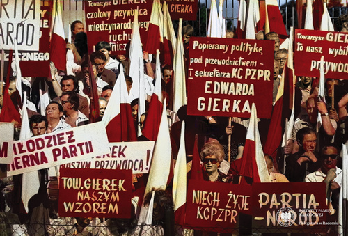 Wiec poparcia Edwarda Gierka po protestach w Radomiu. Koloryzacja Marcin Kucewicz